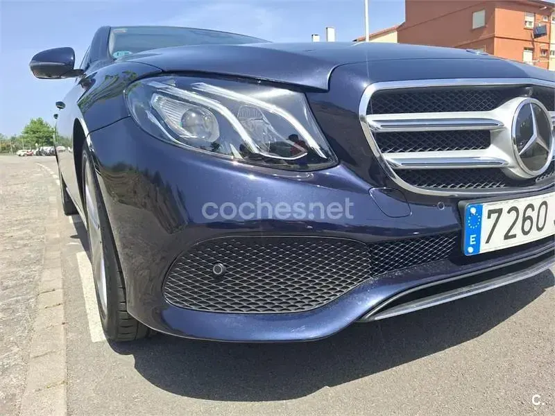 Usado Mercedes E220 194 CV (142 kW) 2017 Azul Berlina