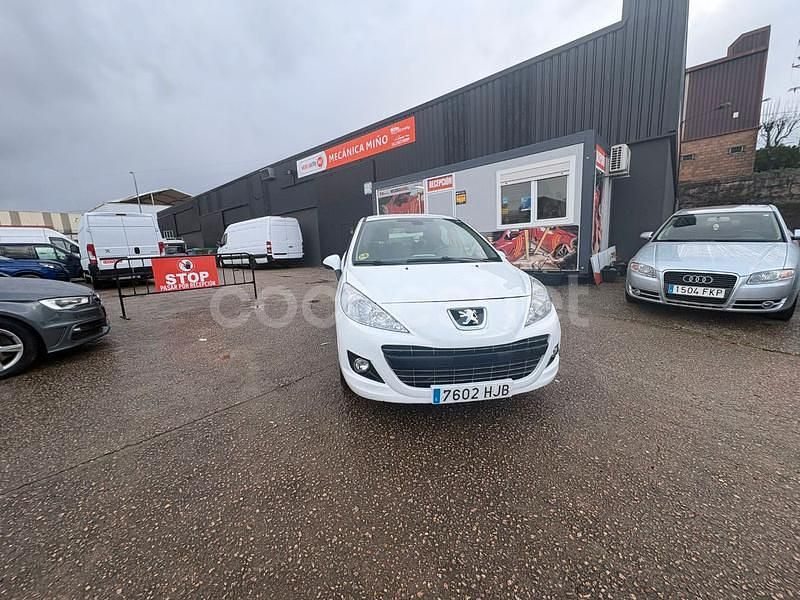 Usado Peugeot 207 Active 92 CV (67 kW) 2012 Blanco Berlina