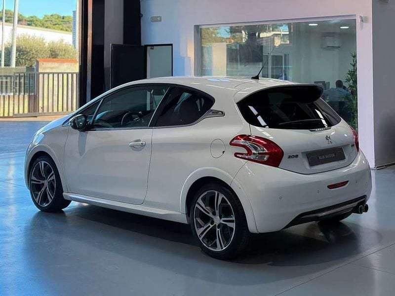 Usado Peugeot 208 GTi 200 CV (147 kW) 2014 Blanco Utilitario