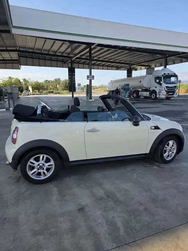 Usado Mini One Cabriolet 98 CV (72 kW) 2012 Beige Descapotable
