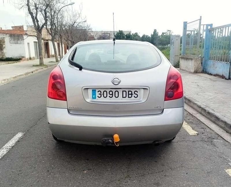 Usado Nissan Primera Acenta 120 CV (88 kW) 2004 Plateado Familiar