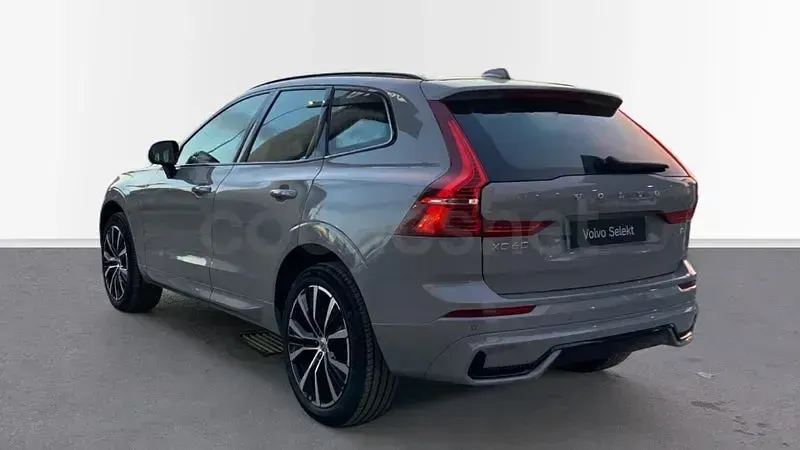 Usado Volvo XC60 Plus 197 CV (144 kW) 2024 Gris / plata SUV