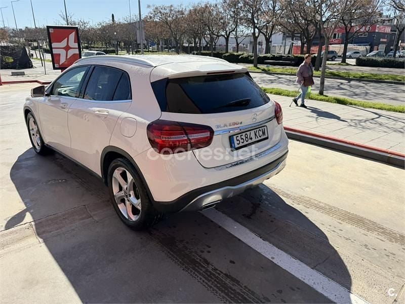 Usado Mercedes GLA200 136 CV (100 kW) 2017 Blanco SUV