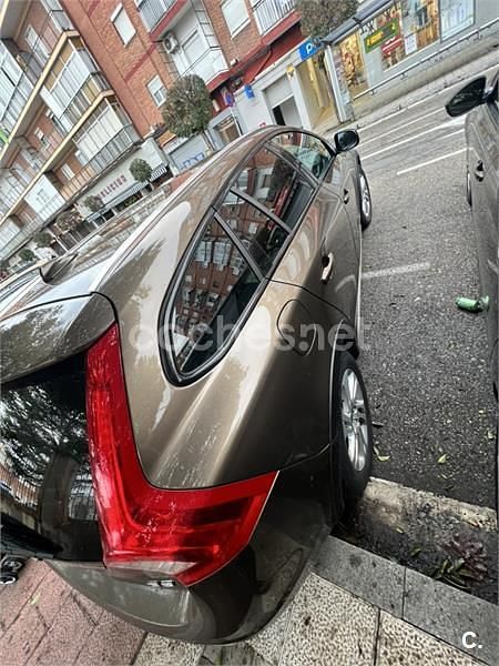 Marrón Usado 2018 Volvo V60 CC Familiar | 15.800 € (Precio justo) - Imagen 1/4
