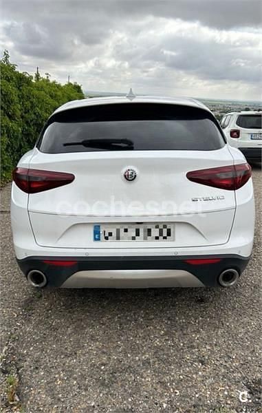 Usado Alfa Romeo Stelvio 150 CV (110 kW) 2017 Blanco SUV
