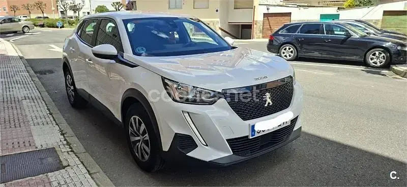 Usado Peugeot 2008 Active 100 CV (73 kW) 2021 Blanco SUV