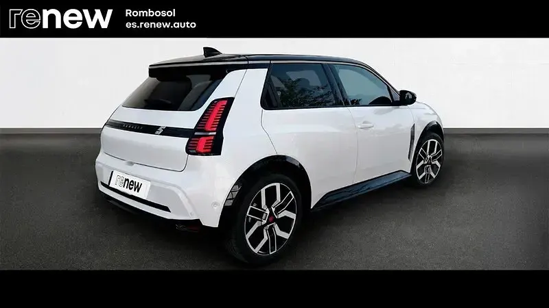 Usado Renault 5 E-Tech Techno 110 kW (150 CV) 2025 Blanco Berlina