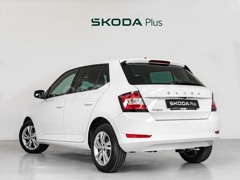 Usado Skoda Fabia Ambition 95 CV (69 kW) 2021 Blanco Berlina