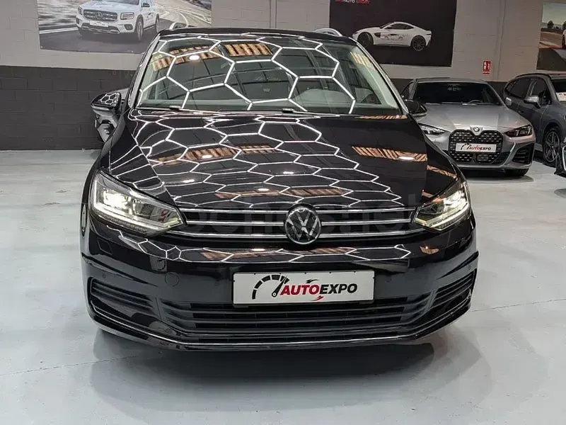 Usado VW Touran 150 CV (110 kW) 2024 Negro Monovolumen