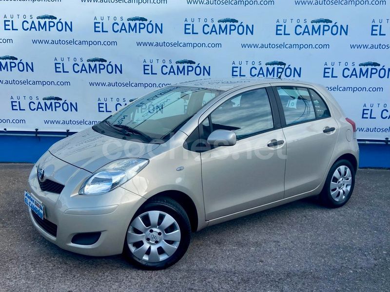 Beige Usado 2009 Toyota Yaris Live Berlina | 6500 € (Precio justo) - Imagen 1/4