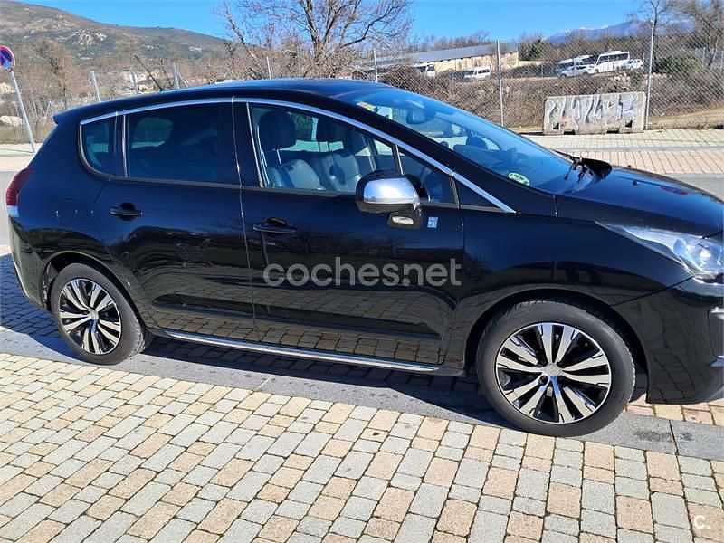 Usado Peugeot 3008 200 CV (147 kW) 2015 Negro Berlina