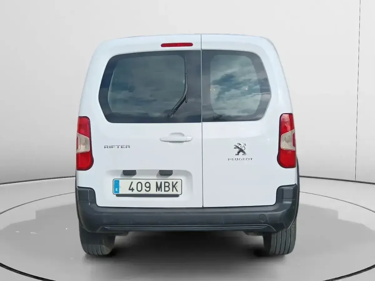 Usado Peugeot Rifter Active 102 CV (75 kW) 2022 Blanco Monovolumen