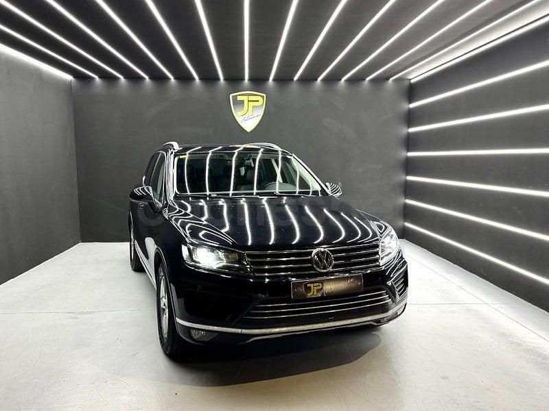 Käytetty VW Touareg Terrain Tech 262 HP (192 kW) 2016 Musta Katumaasturi
