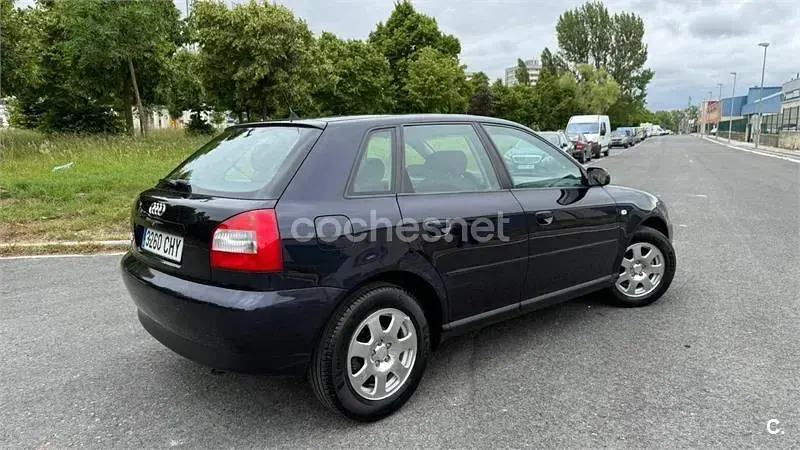 Usado Audi A3 Ambition 102 CV (75 kW) 2003 Azul Utilitario