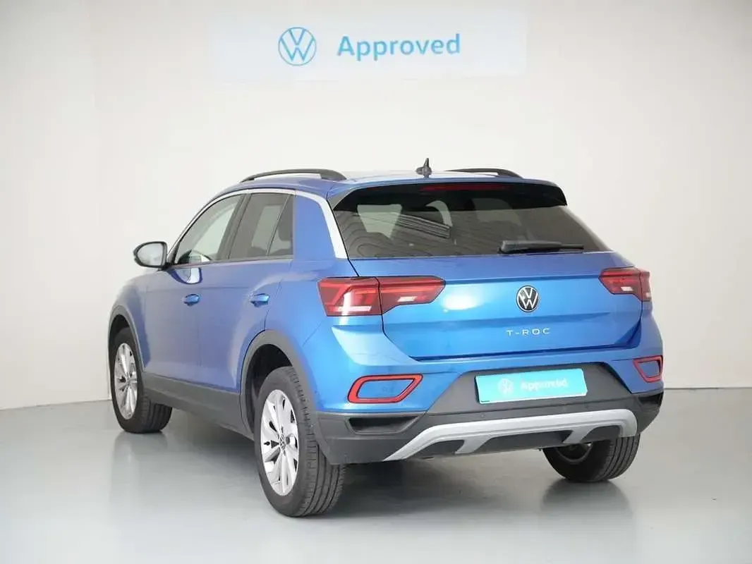 Usado VW T-Roc Life 150 CV (110 kW) 2024 Azul SUV
