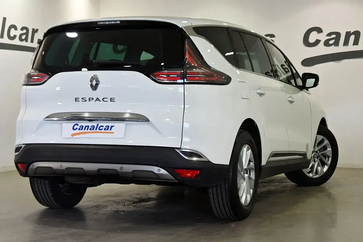 Usado Renault Espace Zen 160 CV (117 kW) 2016 Blanco Monovolumen