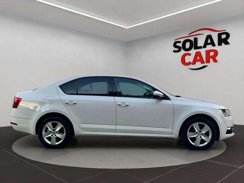 Usado Skoda Octavia Ambition 116 CV (85 kW) 2019 Blanco Utilitario