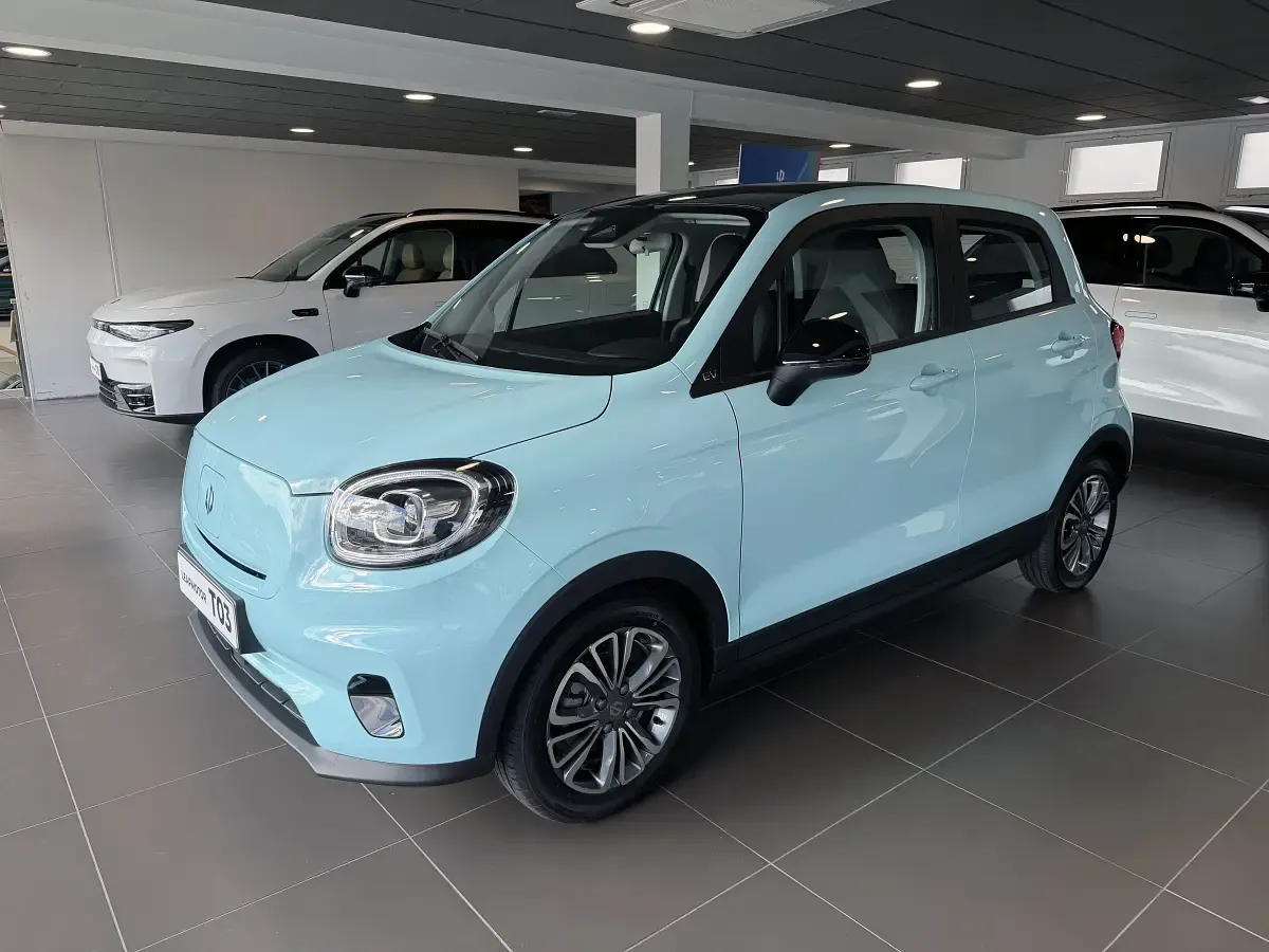 Nuevo Leapmotor T03 69 kW (95 CV) 2026 Azul Utilitario