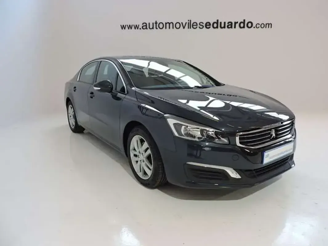 Usado Peugeot 508 Active 140 CV (102 kW) 2015 Gris Berlina