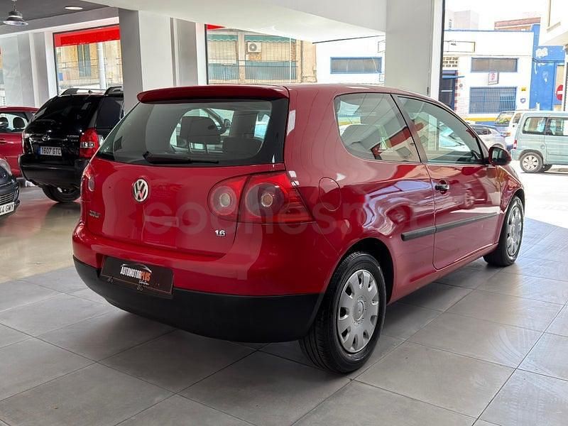 Usado VW Golf IV Highline 115 CV (84 kW) 2005 Rojo Berlina