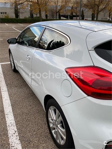 Usado Kia ProCeed 135 CV (99 kW) 2014 Blanco Utilitario