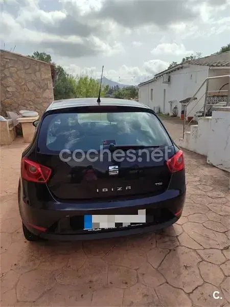 Usado Seat Ibiza Style 90 CV (66 kW) 2015 Amarillo Berlina