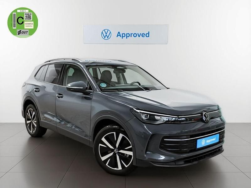 Usado VW Tiguan Life 150 CV (110 kW) 2024 Gris SUV