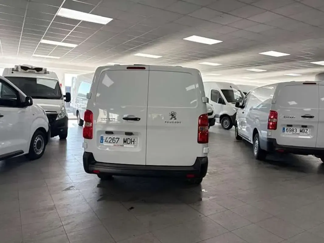 Usado Peugeot Expert 101 CV (74 kW) 2023 Blanco Van