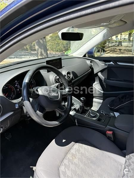 Usado Audi A3 110 CV (80 kW) 2015 Azul Berlina