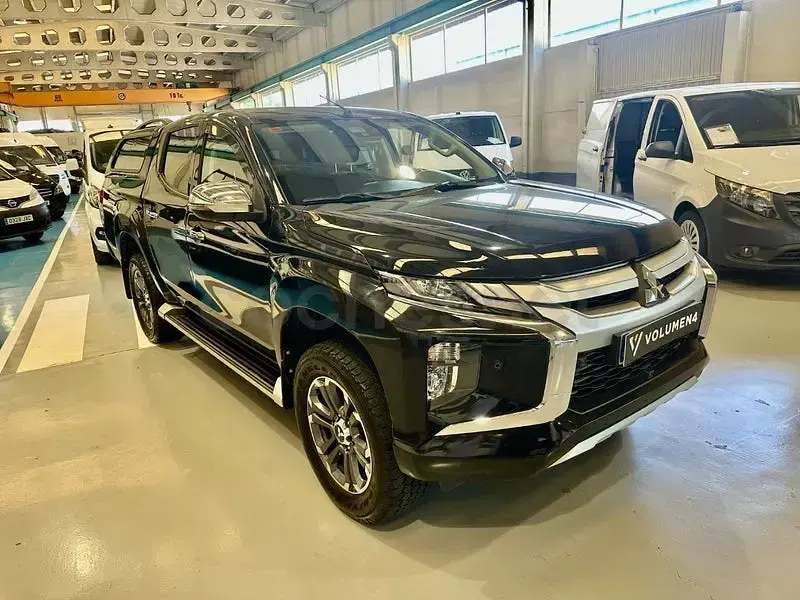 Usado Mitsubishi L200 150 CV (110 kW) 2019 Negro Pickup/Camioneta