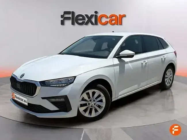 Usado Skoda Scala Selection 115 CV (84 kW) 2024 Blanco Utilitario