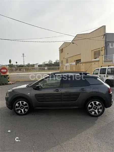 Usado Citroën C4 Feel 100 CV (73 kW) 2016 Gris / plata Berlina
