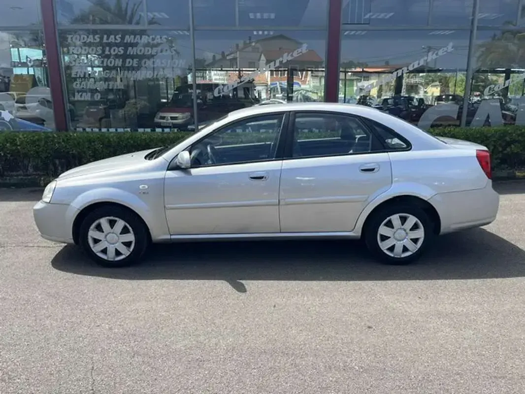 Usado Chevrolet Nubira CDX 122 CV (89 kW) 2003 Gris Berlina