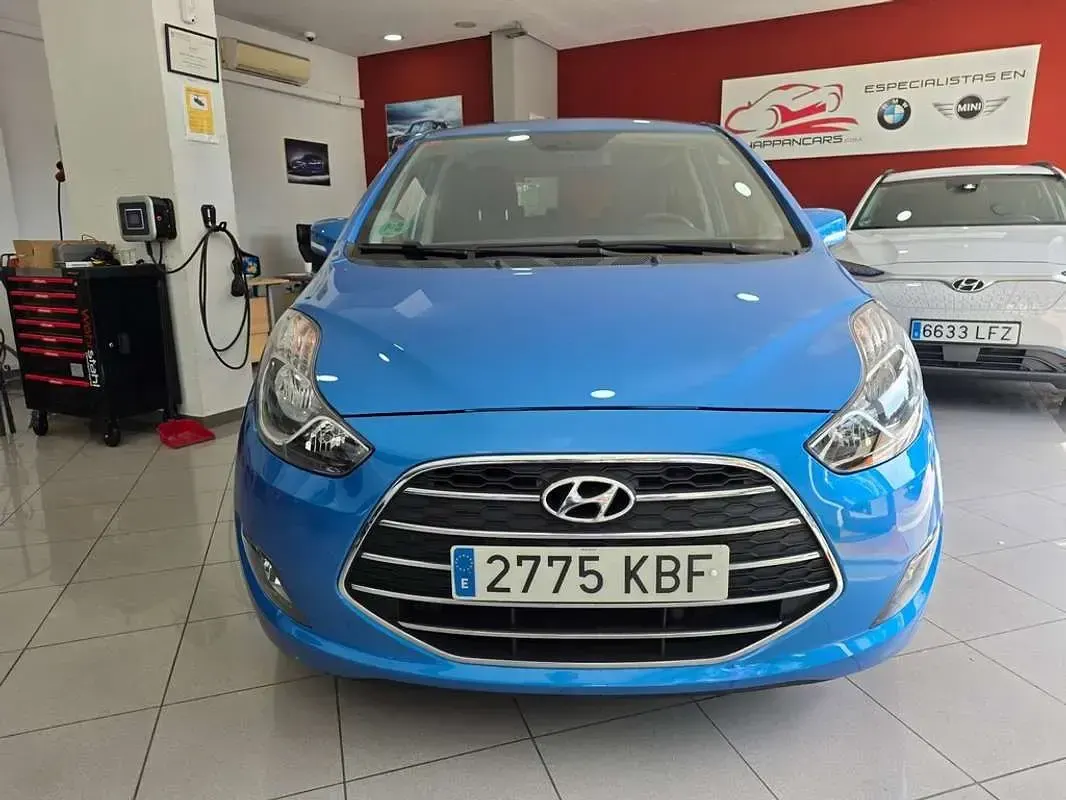 Usado Hyundai ix20 116 CV (85 kW) 2017 Azul Utilitario