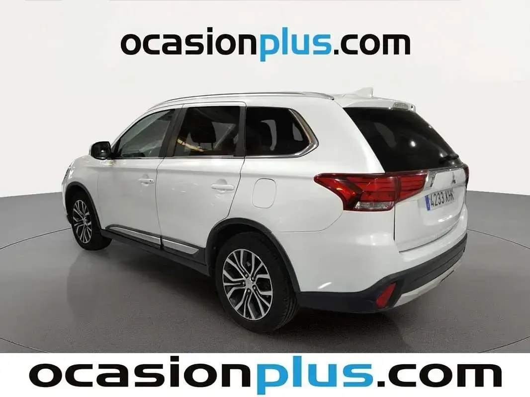 Usado Mitsubishi Outlander Motion 150 CV (110 kW) 2018 Blanco SUV