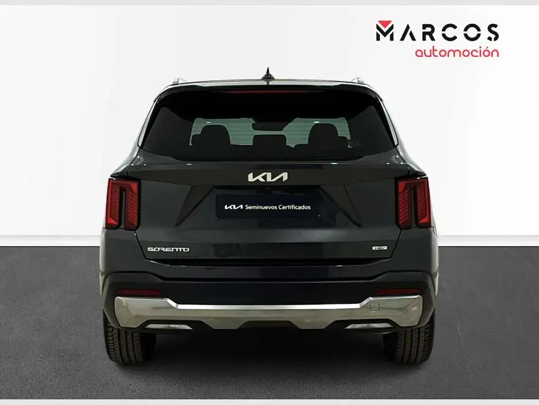 Usado Kia Sorento 215 CV (158 kW) 2025 Gris SUV