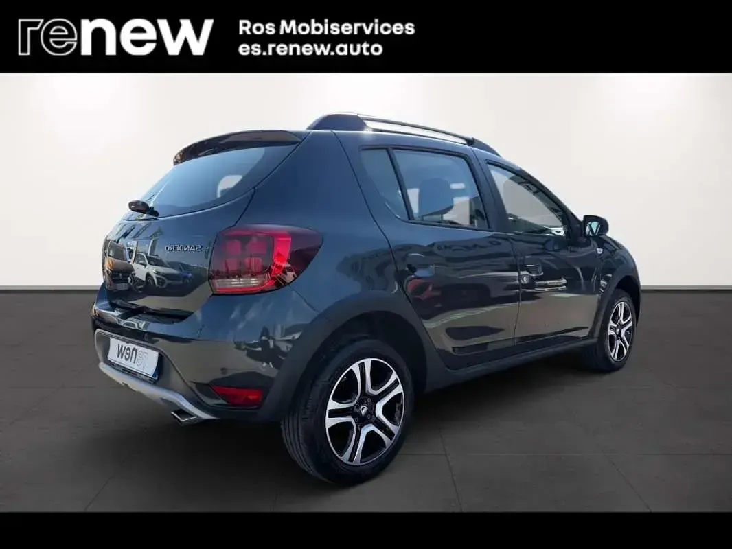 Usado Dacia Sandero Essentiel 91 CV (66 kW) 2020 Negro Utilitario