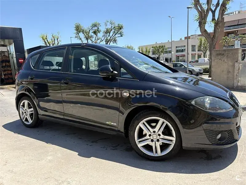 Usado Seat Altea Style 105 CV (77 kW) 2012 Negro Monovolumen