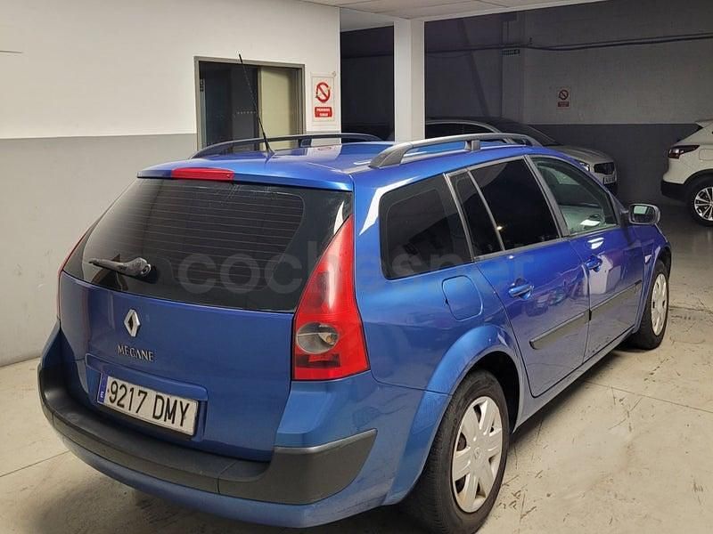 Usado Renault Mégane GrandTour Dynamique 100 CV (73 kW) 2005 Azul Familiar