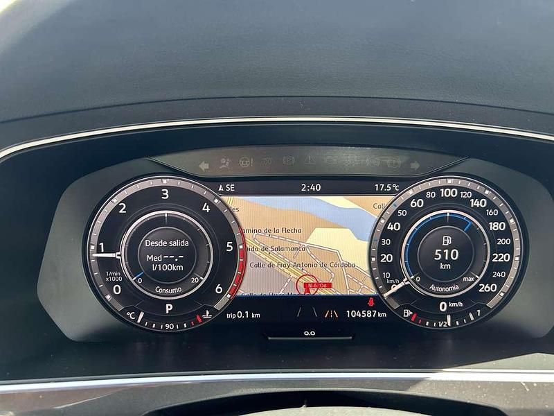 Usado VW Tiguan Sportline 150 CV (110 kW) 2018 Gris / plata SUV