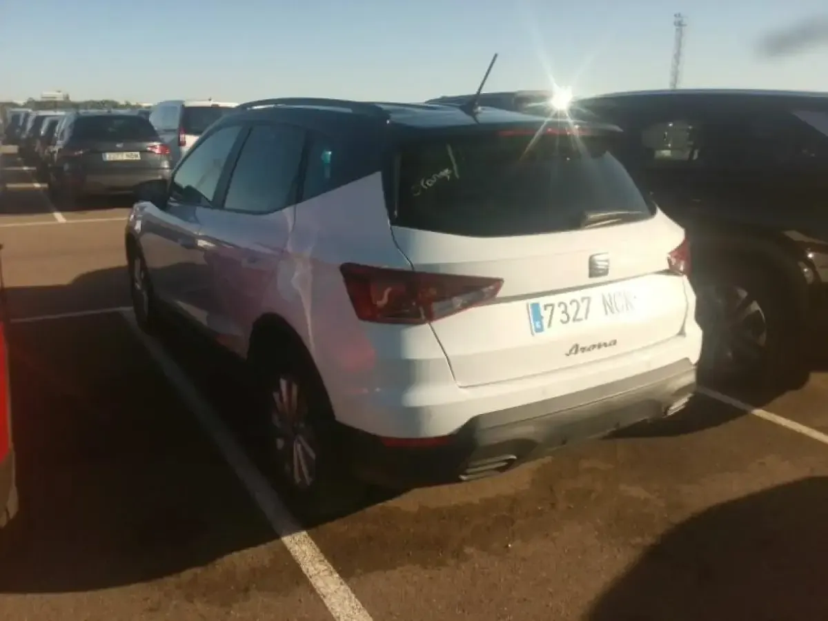 Usado Seat Arona Style 115 CV (84 kW) 2025 Blanco SUV