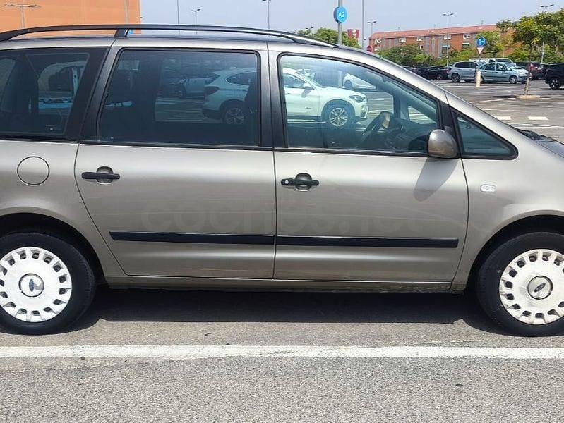 Usado Ford Galaxy Trend 115 CV (84 kW) 2002 Beige Monovolumen