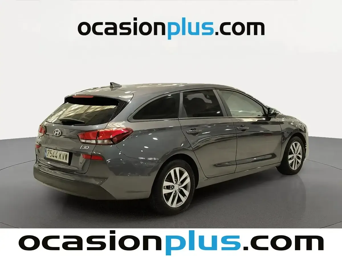 Usado Hyundai i30 GO! 120 CV (88 kW) 2019 Gris Familiar