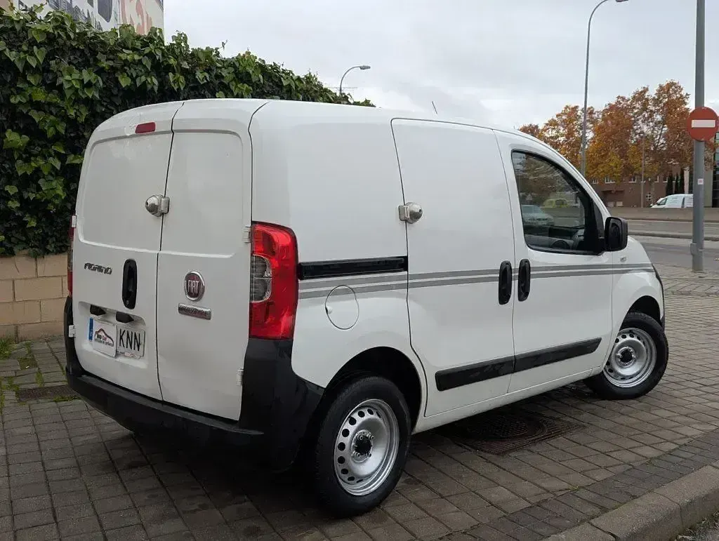 Używany Fiat Fiorino 80 KM (58 kW) 2018 Biały Minivan