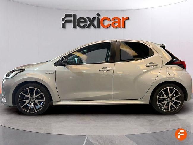 Usado Toyota Yaris Hybrid Style 116 CV (85 kW) 2021 Gris