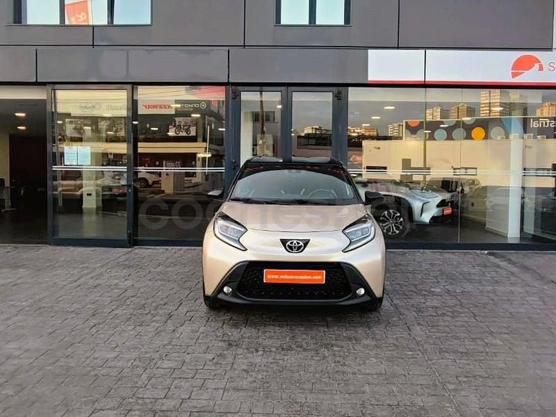 Usado Toyota Aygo X 72 CV (52 kW) 2022 Beige SUV