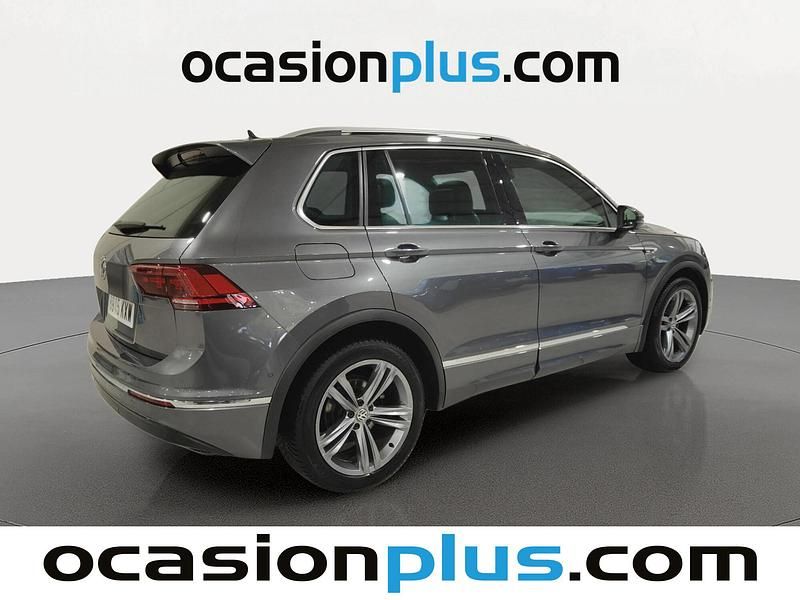 Usado VW Tiguan Sportline 150 CV (110 kW) 2019 Gris SUV