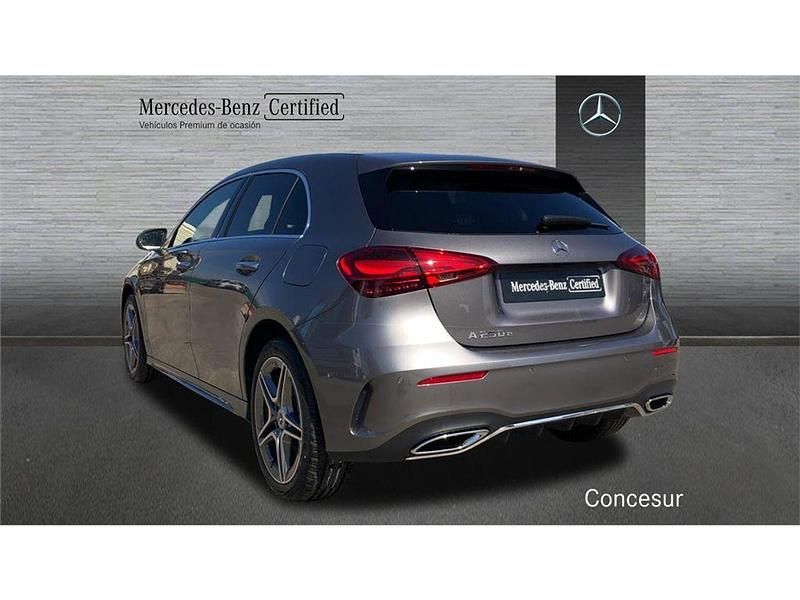 Usado Mercedes A250 218 CV (160 kW) 2024 Gris Berlina