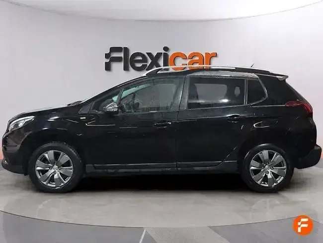 Usado Peugeot 2008 Access 82 CV (60 kW) 2017 Negro SUV