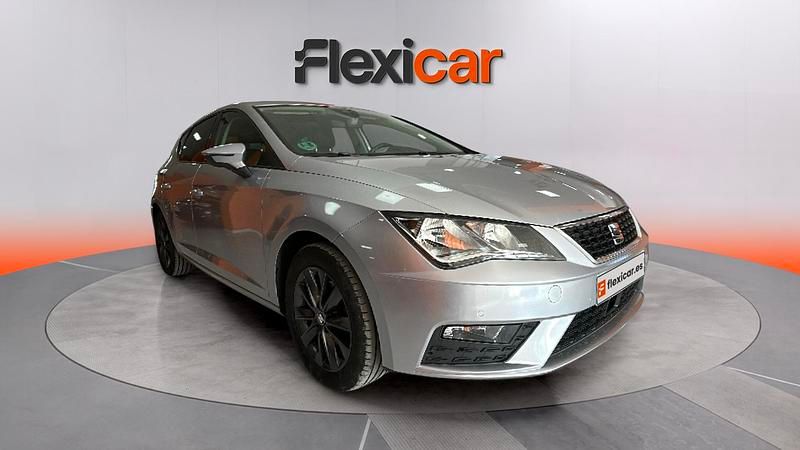 Usado Seat Leon ST Style 130 CV (95 kW) 2020 Gris Familiar